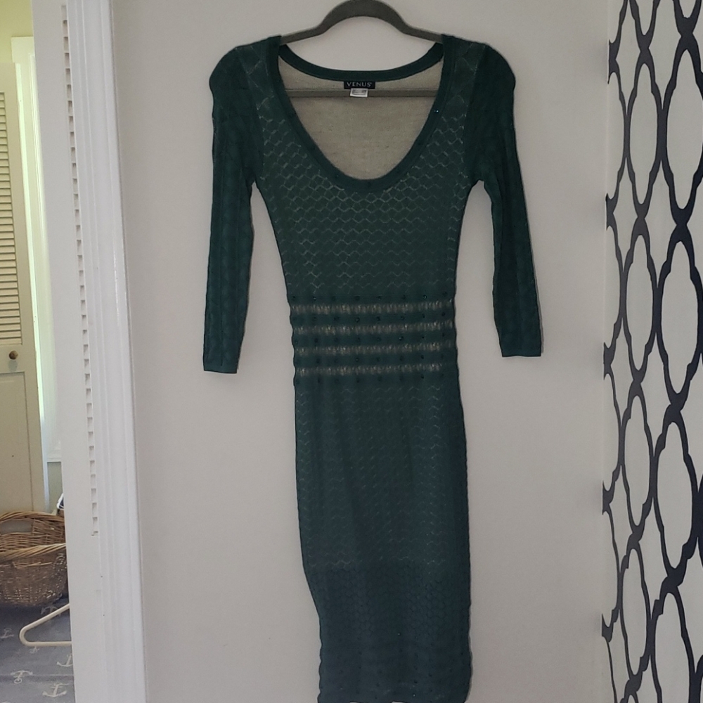 Green long sleeve dress